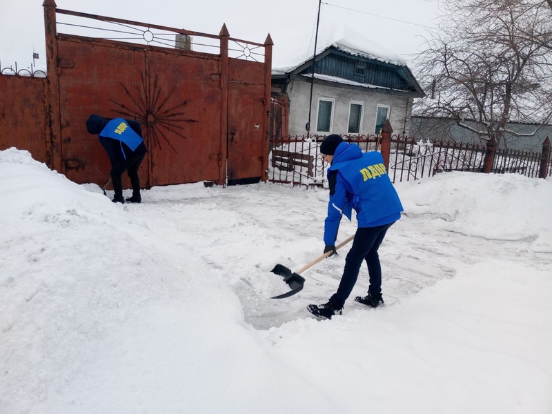 Трудовой десант ЛДПР пришёл на помощь магнитогорцам 