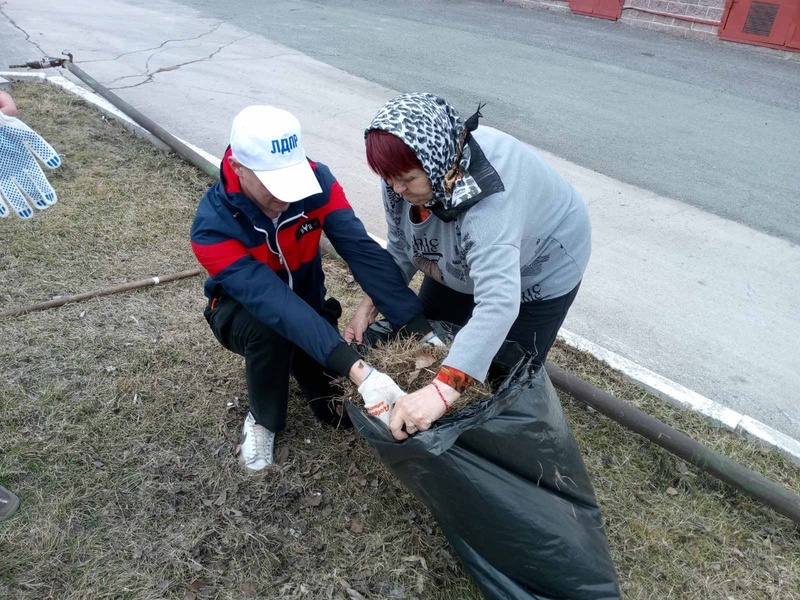 ЛДПР первые, кто вышел на субботники в Челябинской области 