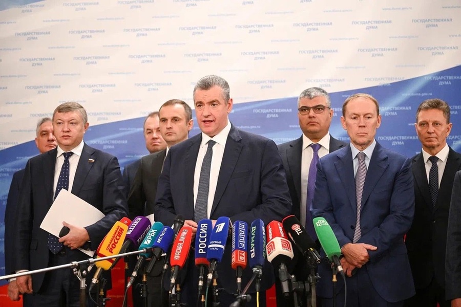 ЛДПР предлагает увеличить штрафы за парковку на тротуарах и решить проблему с парковочными местами