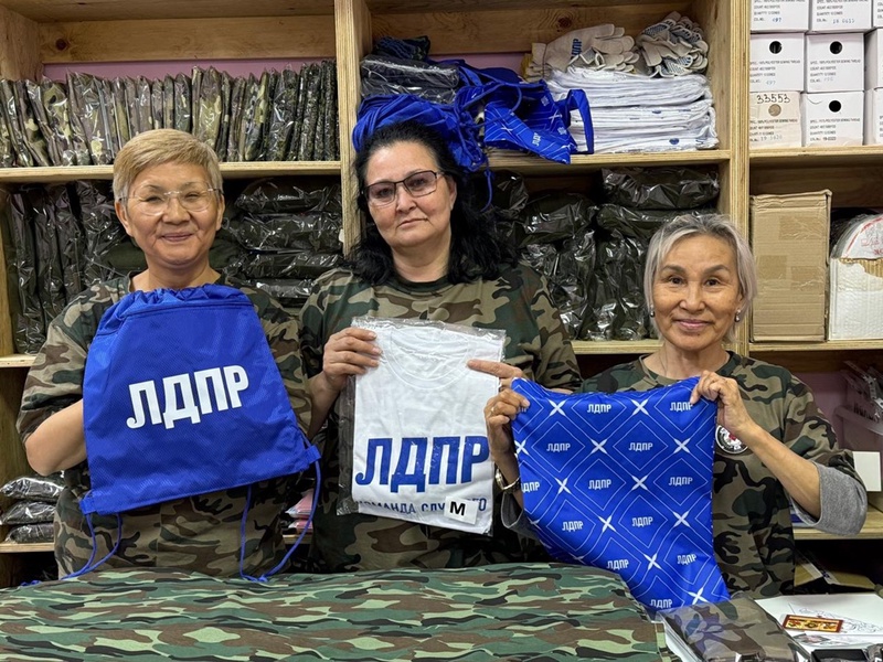 Активисты Чукотского регионального отделения ЛДПР снова побывали в гостях у «Теплозов87»