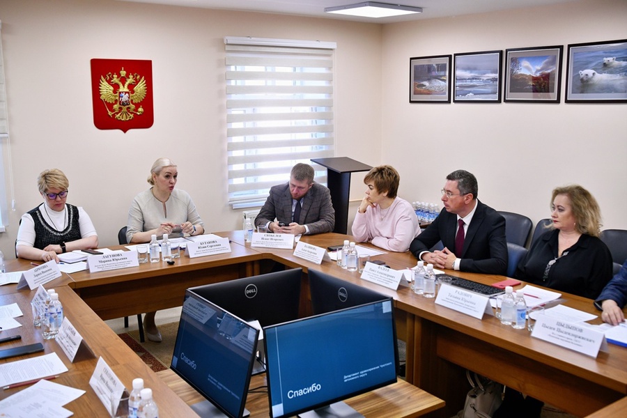 В Окружной Думе Чукотки прошел круглый стол по вопросам лекарственного обеспечения