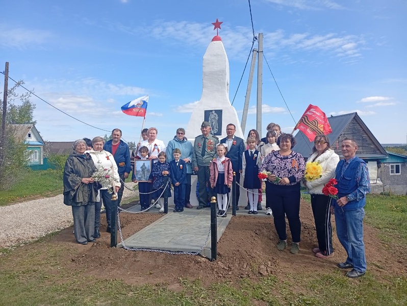 В Козловском районе открыли обновленный памятник, благоустроенный силами ЛДПР