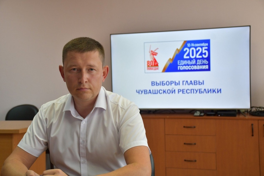 Константин Степанов подал документы на регистрацию в Избирком Чувашии