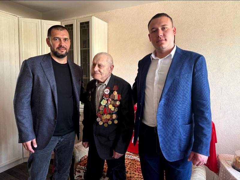 ЛДПР в Крыму продолжает традиции преемственности поколений