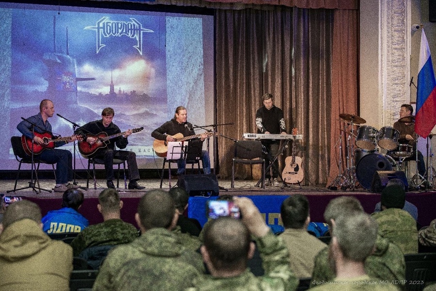 Феодосийские партийцы провели концерт для бойцов СВО, приуроченный ко Дню Освобождения Феодосии 