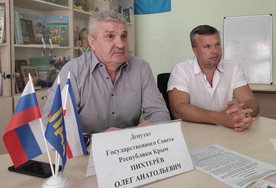 Депутат Государственного Совета Республики Крым Олег Пихтерёв поддержал владельцев гаражей