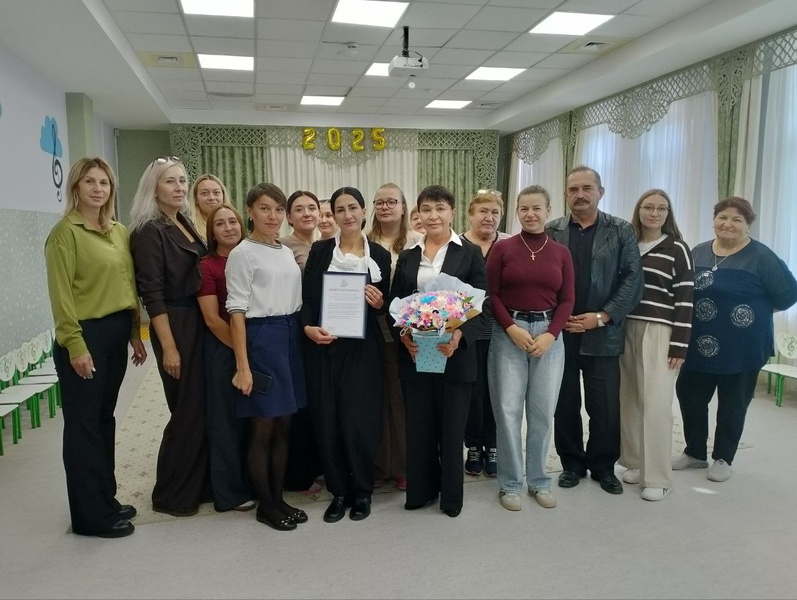 Координатор ЛДПР в Крыму поздравила педагогов с Днём работника дошкольного образования