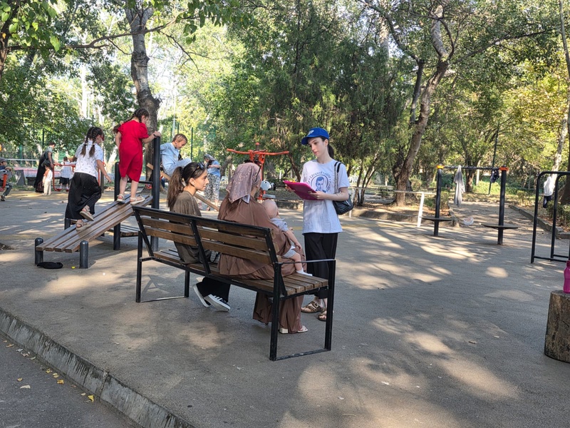 Молодежка ЛДПР провела опрос населения в Парке Ленинского  комсомола