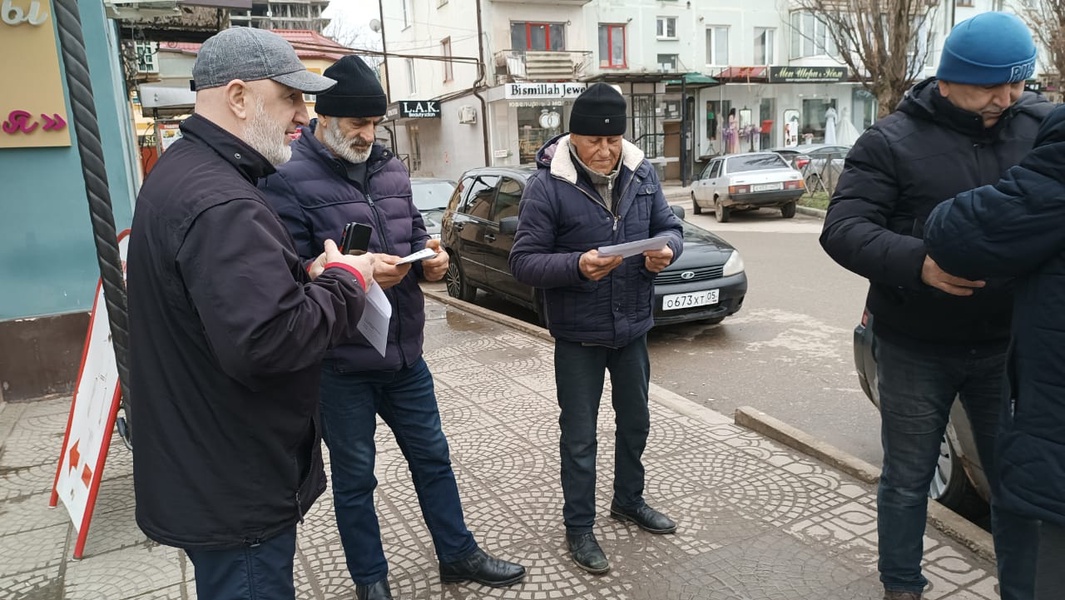 Жителям Буйнакска рассказали о программе ЛДПР