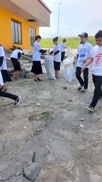 Молодежь Кизилюртовского отделения ЛДПР участвовала в майском субботнике