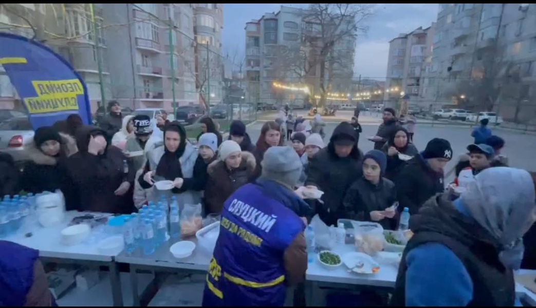 ЛДПР в Махачкале угостила сторонников партии