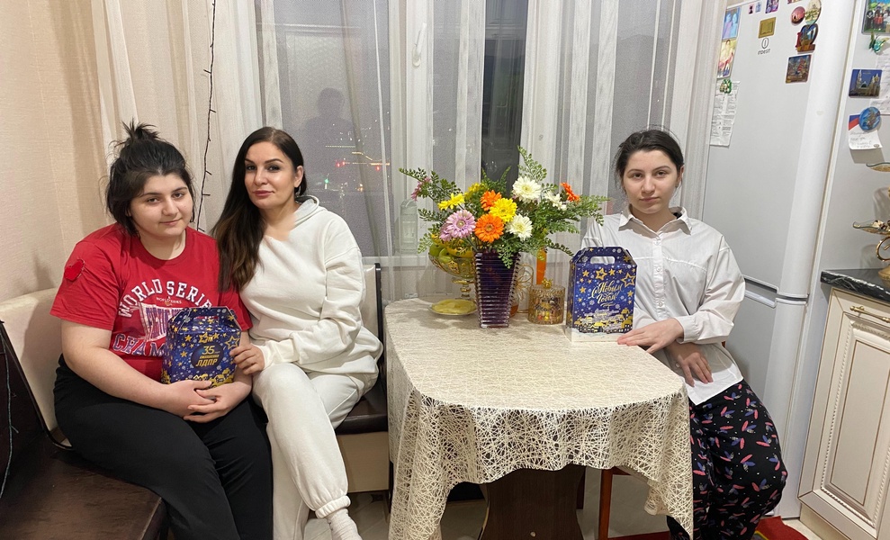 Активисты Советского местного отделения ЛДПР поздравили с Новым годом особенного ребенка 