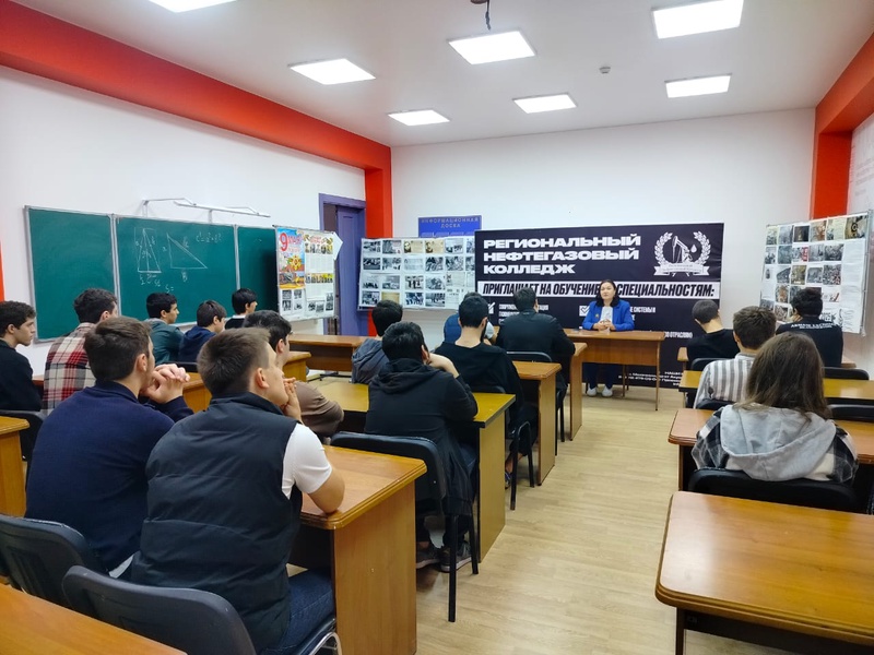 Мадина Ибрагимова встретилась со студентами колледжа
