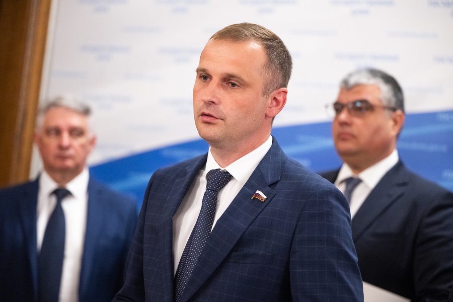 Страховщиков нужно наказывать за отказ в полисе ДМС старикам и инвалидам