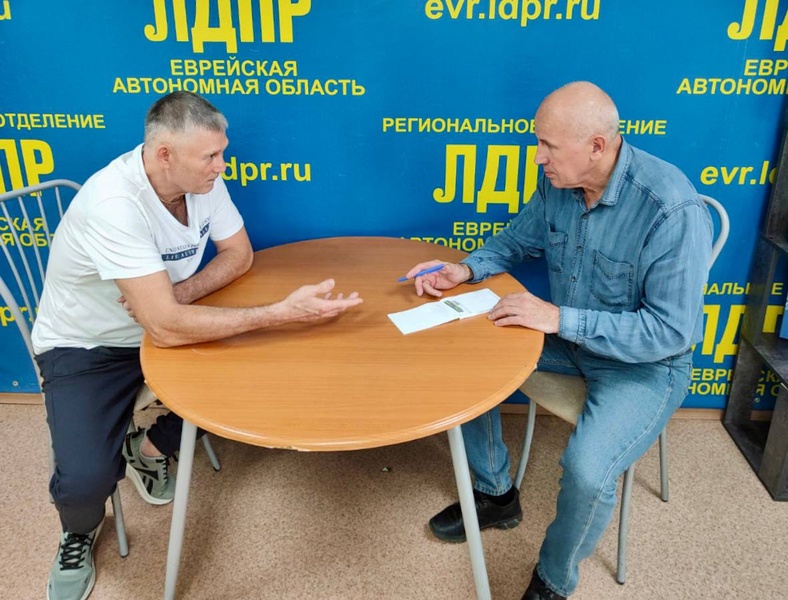 Асфальт сделали, а фасад испортили