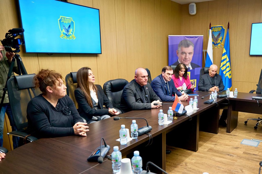Налаживаем контакты: ЛДПР подписала Соглашение с партией «Единая Сербия»