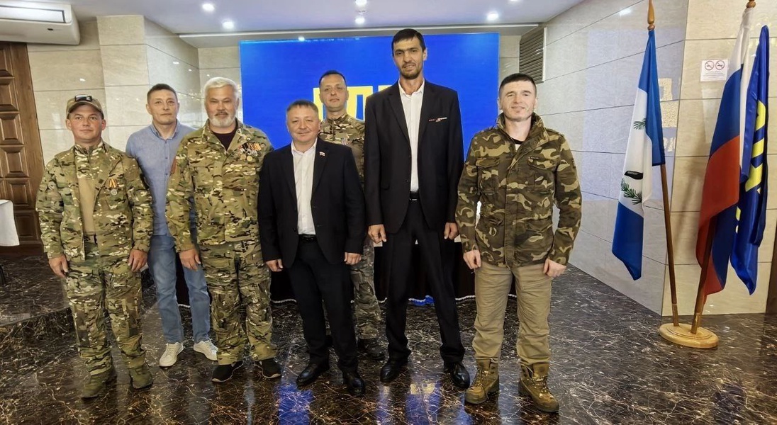 ЛДПР в Прибайкалье вручила партийные билеты участникам СВО