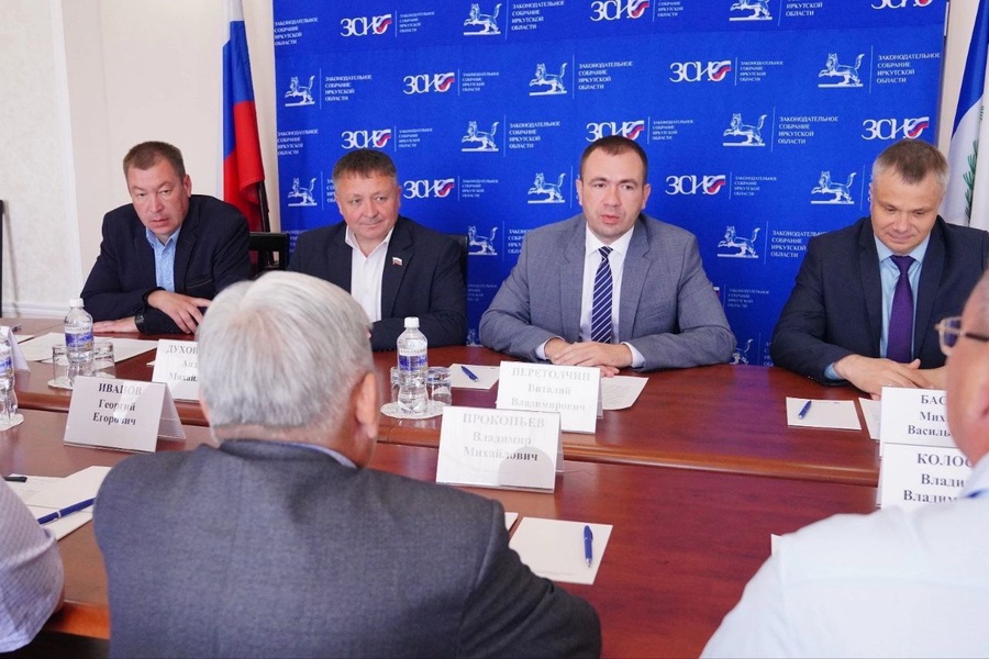 Депутат ЛДПР Андрей Духовников принял участие во встрече с делегацией из Якутии