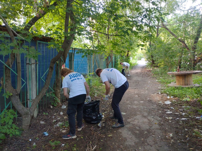 Ивановские партийцы помогли землякам