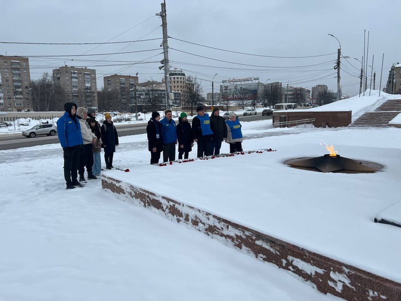 Ивановское региональное отделение ЛДПР почтила подвиг воинов, освободивших Ленинград