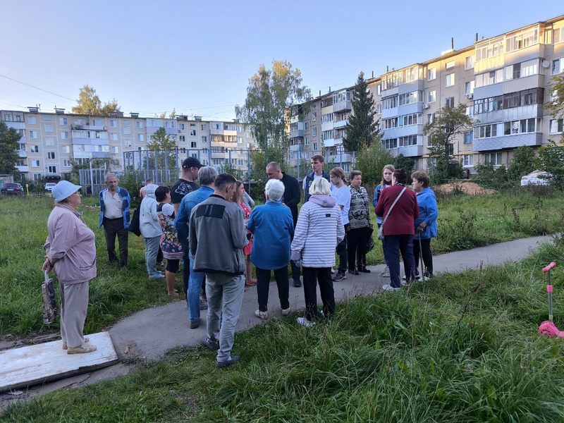 Разруха в 30-м микрорайоне пугает!