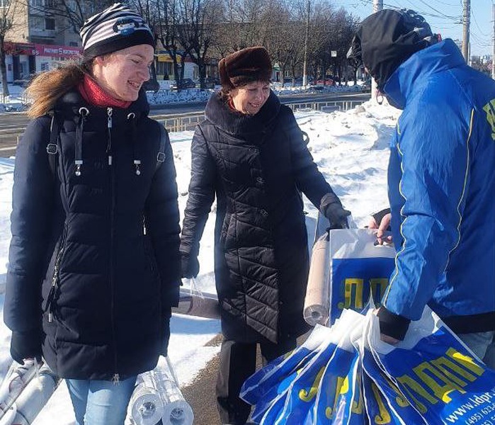 Жительницы Ивановской области получили подарки от ЛДПР в Международный женский день