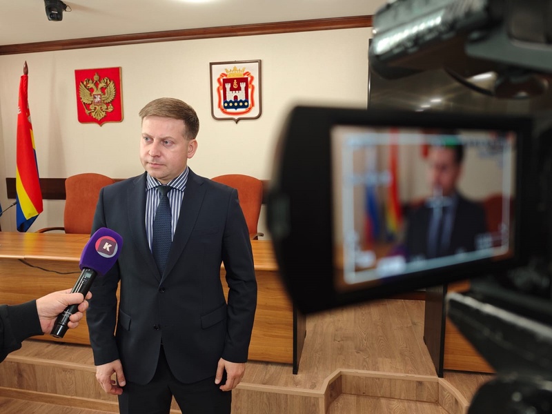 О поездках и бюджете: депутат ЛДПР дал интервью телевидению