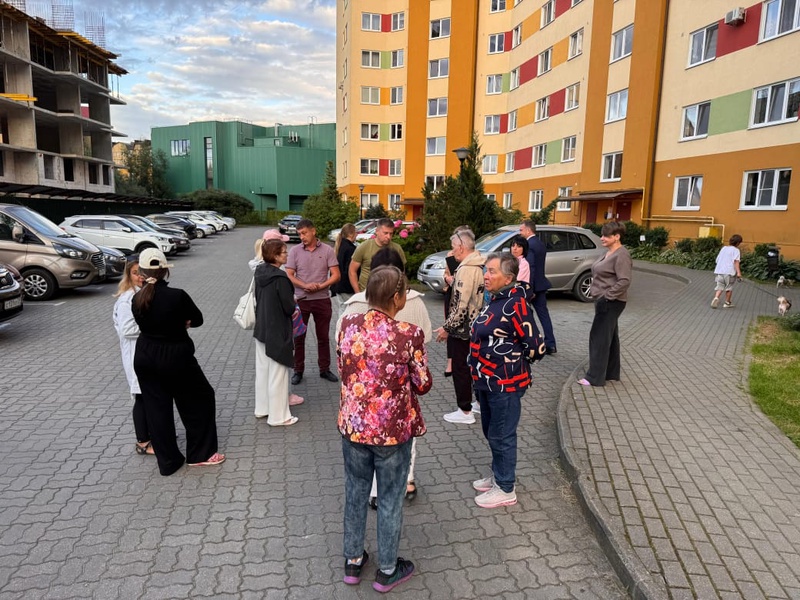 Встреча с жителями: ЛДПР услышала проблемы Зеленоградска