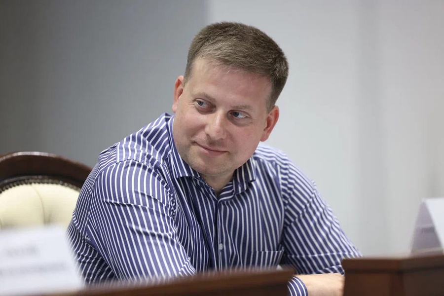 Евгений Мишин поздравил калининградцев с Днем молодежи