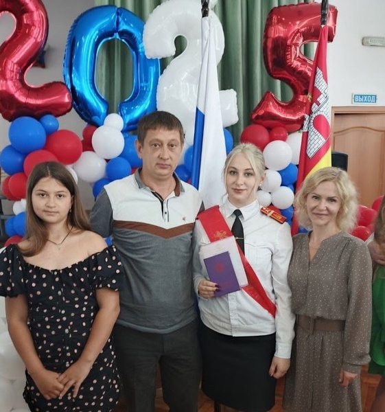 Депутат ЛДПР поздравил калининградских выпускников с окончанием школы