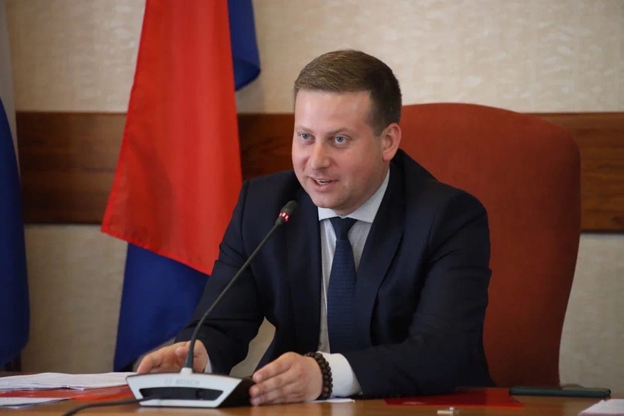 Евгений Мишин поздравляет всех причастных с Днем радио 