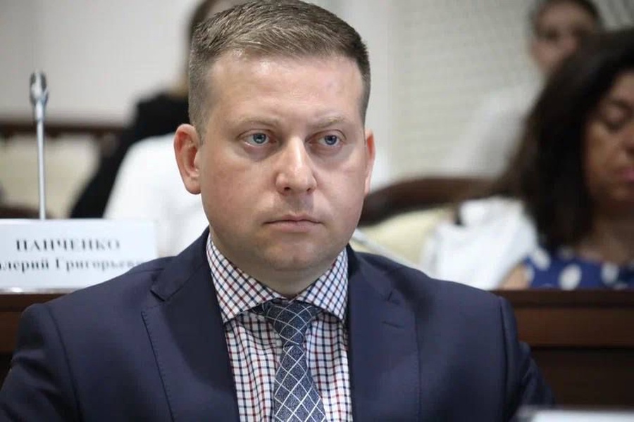 Депутат Евгений Мишин призывает к жесткой реакции на инцидент в калининградском караоке-клубе 