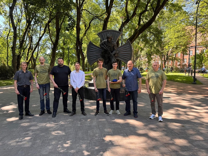 В Калининграде представители ЛДПР почтили память ветеранов боевых действий 