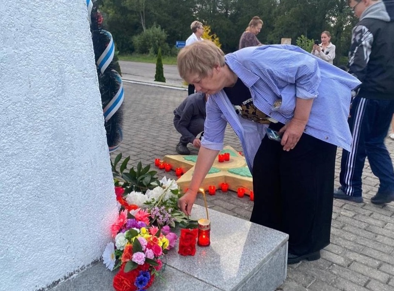 Депутат ЛДПР возложила цветы к мемориалу в Багратионовске в День памяти и скорби