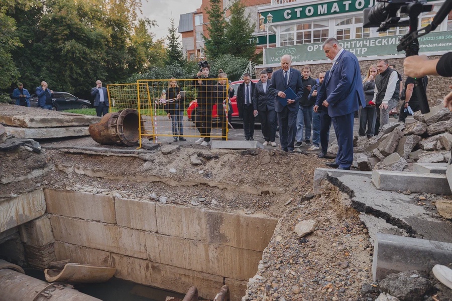 Леонид Слуцкий посетил «коммунальные раскопки» в Томске и выступил за реформу ЖКХ