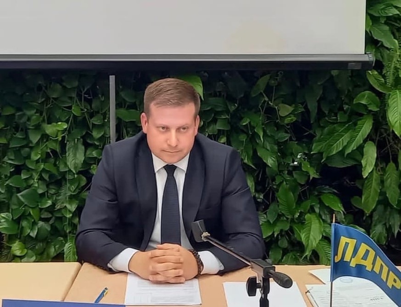 Завтра пройдет прямой эфир с депутатом ЛДПР Евгением Мишиным