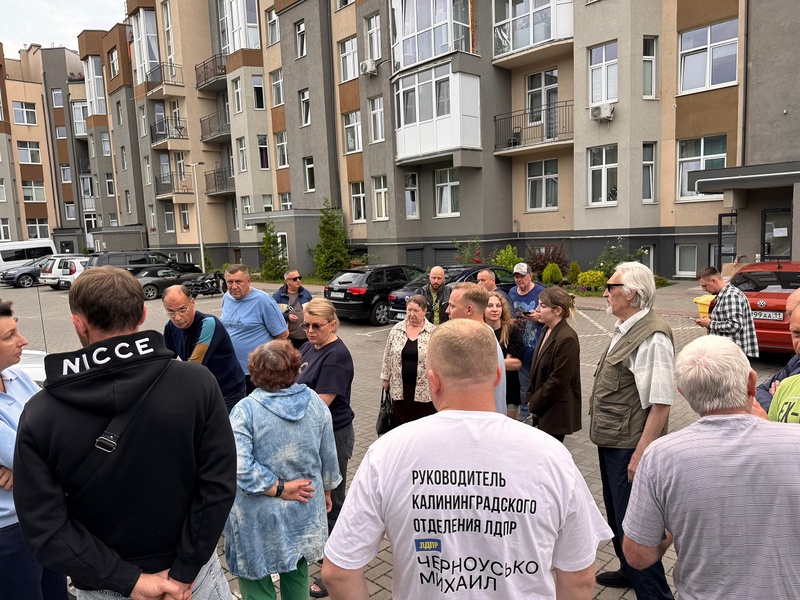 Жители Калининграда просят ЛДПР помочь с решением проблем с лифтом 