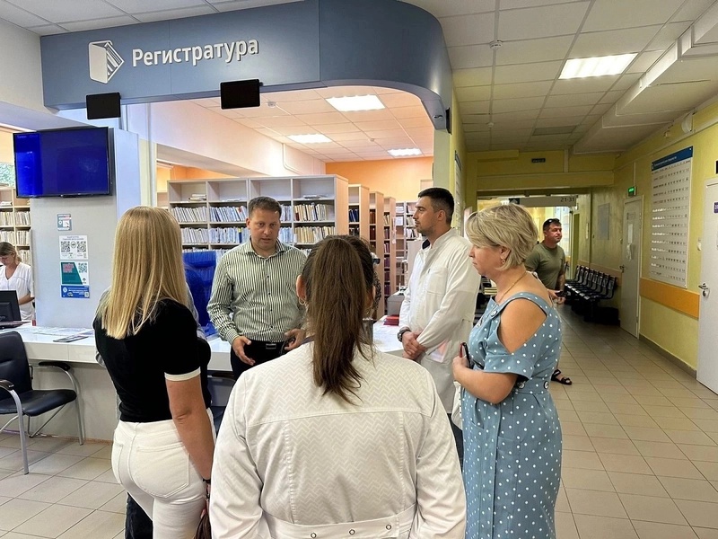 ЛДПР требует вернуть кадры в медицину: «Убираем неравенство в доступности медпомощи» - Мишин
