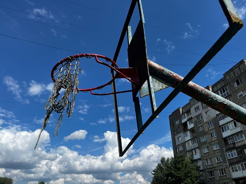 В Калининграде продолжается проверка безопасности детских и спортивных площадок представителями ЛДПР