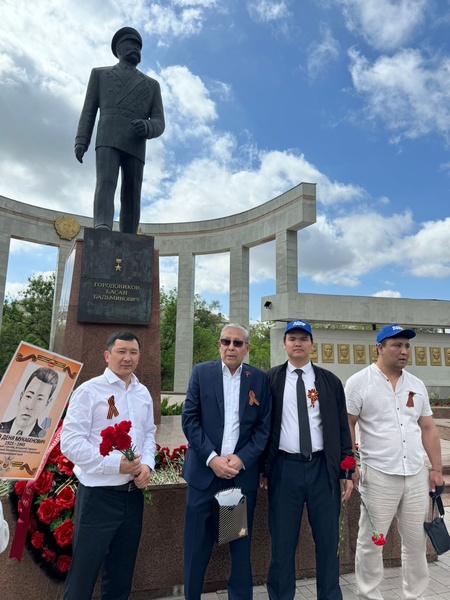 Калмыцкое региональное отделение ЛДПР приняло участие в торжественном параде 