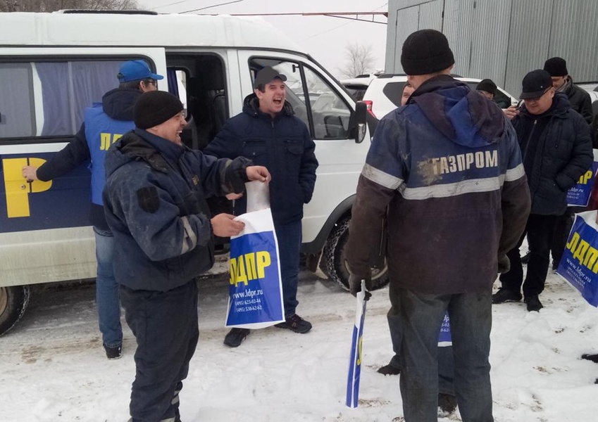 Доверенные лица Леонида Слуцкого от ЛДПР в Калмыкии пообщались с жителями республики