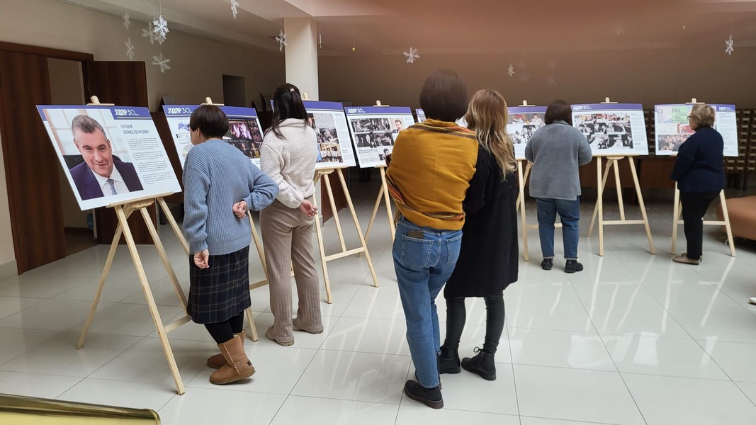 В Элисте состоялась выставка  «30 лет победы ЛДПР»