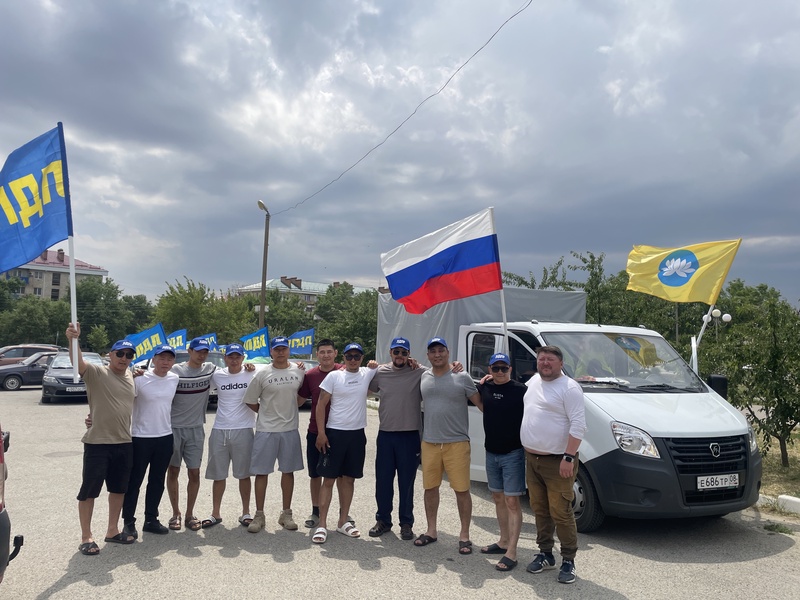 Калмыцкое региональное отделение ЛДПР организовано автопробег в честь дня России