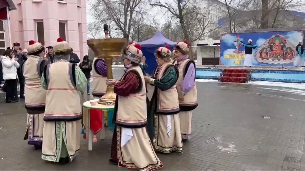 Праздник Зул отметили и центре столицы Элисты