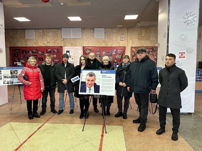 В Калуге прошла выставка «30 лет Победы ЛДПР»