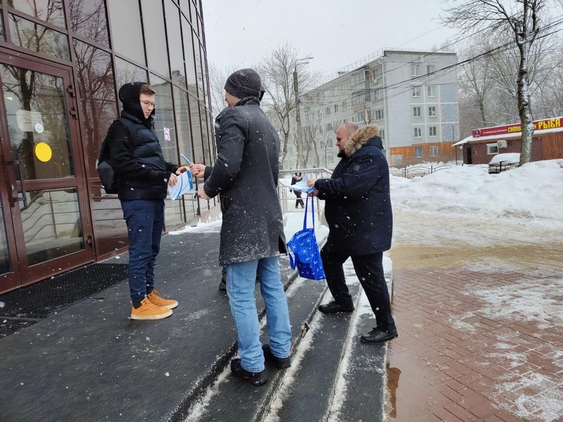  Представители Калужского РО ЛДПР поздравили учащихся КГУ им. К. Э. Циолковского с Днём студента