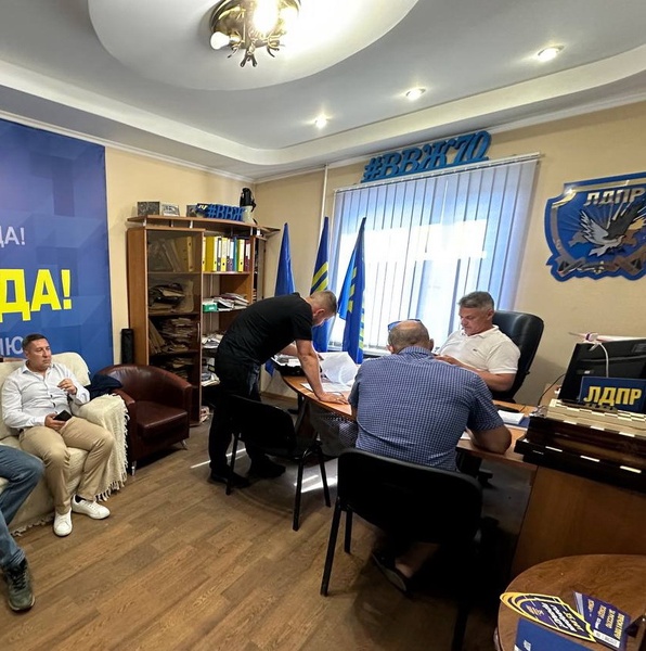 Партийцы на Камчатке запустили акцию «В школу с ЛДПР»