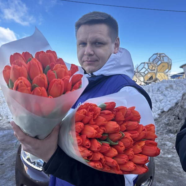  Карельские депутаты ЛДПР поздравили прекрасных дам Петрозаводска с праздником 8 марта.