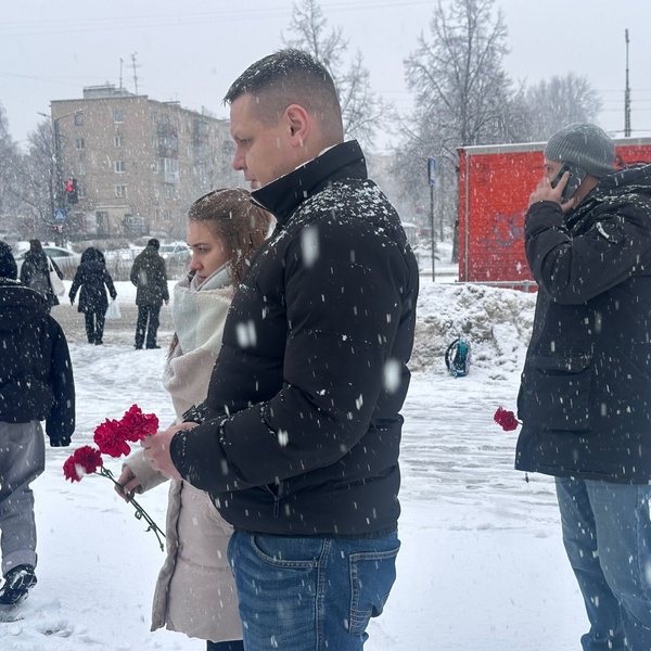 Память, которая живет вечно: активисты ЛДПР почтили ленинградцев в Петрозаводске