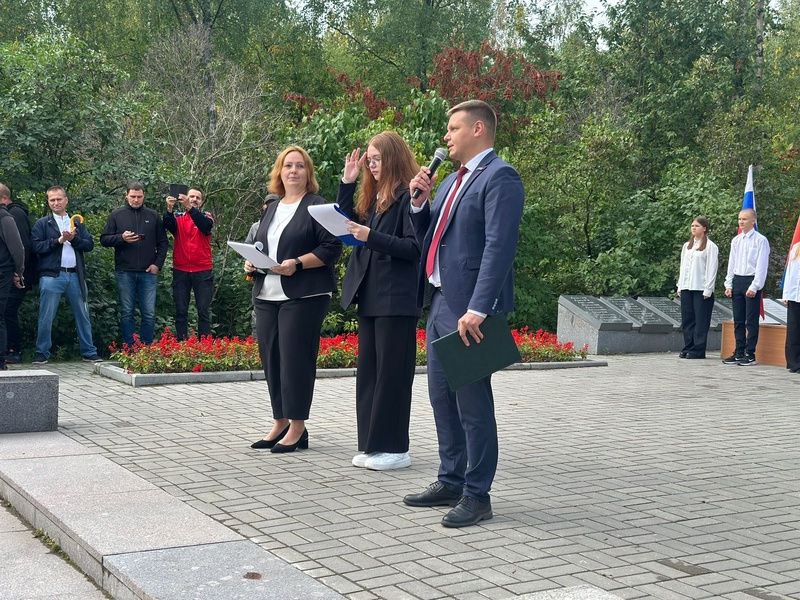 Депутаты ЛДПР поздравили школьников Карелии с началом нового учебного года